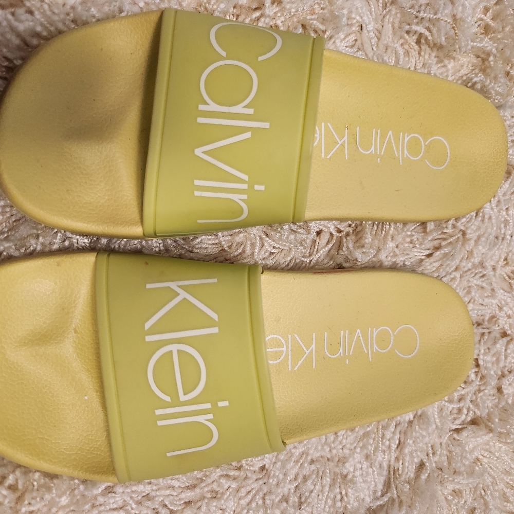 Calvin Klein RUBBER SLIP ON. Ladies size 10m
